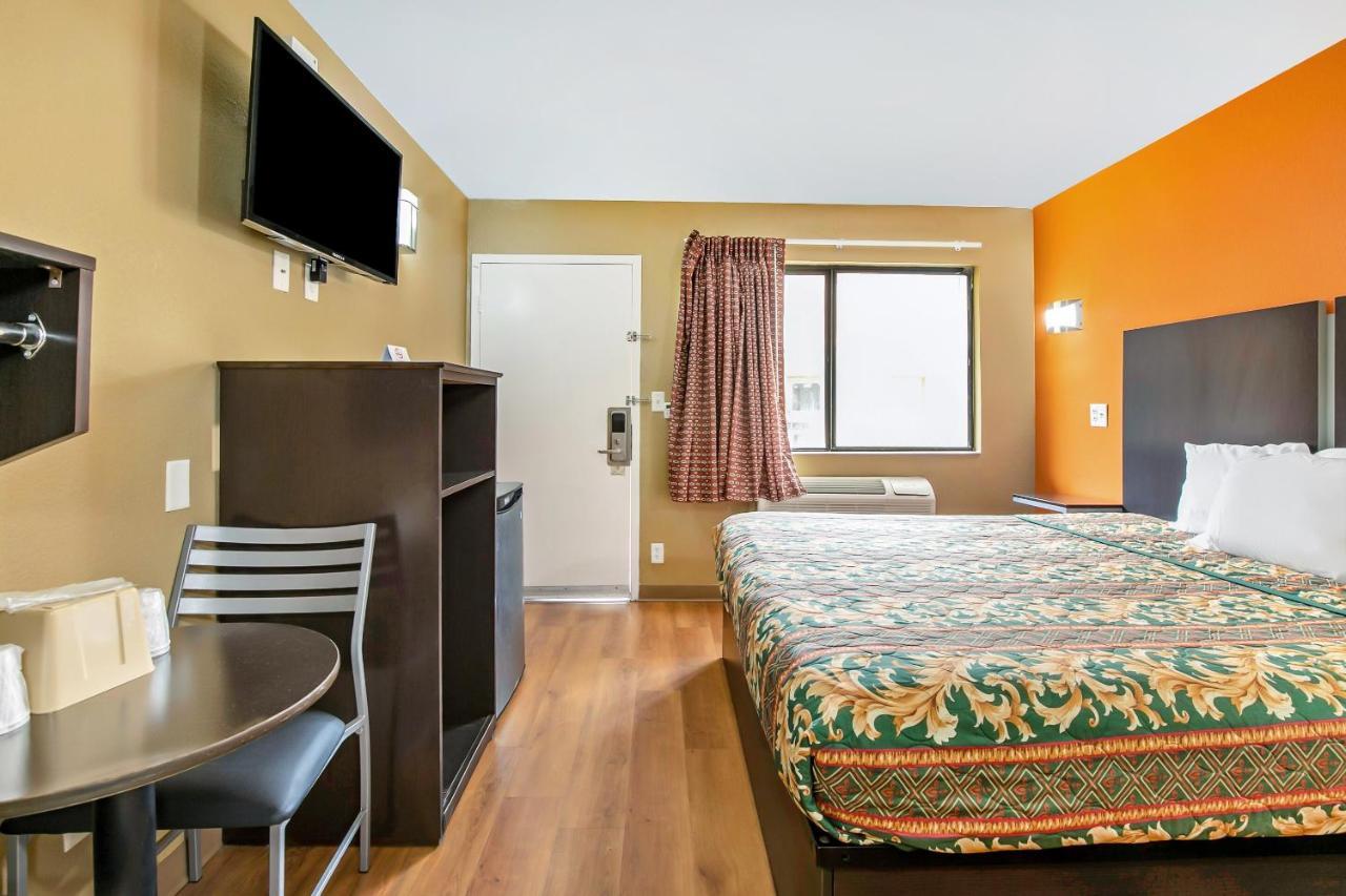 Oyo Hotel Lake Charles Hwy 10 외부 사진