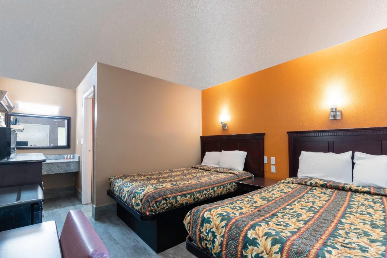 Oyo Hotel Lake Charles Hwy 10 외부 사진