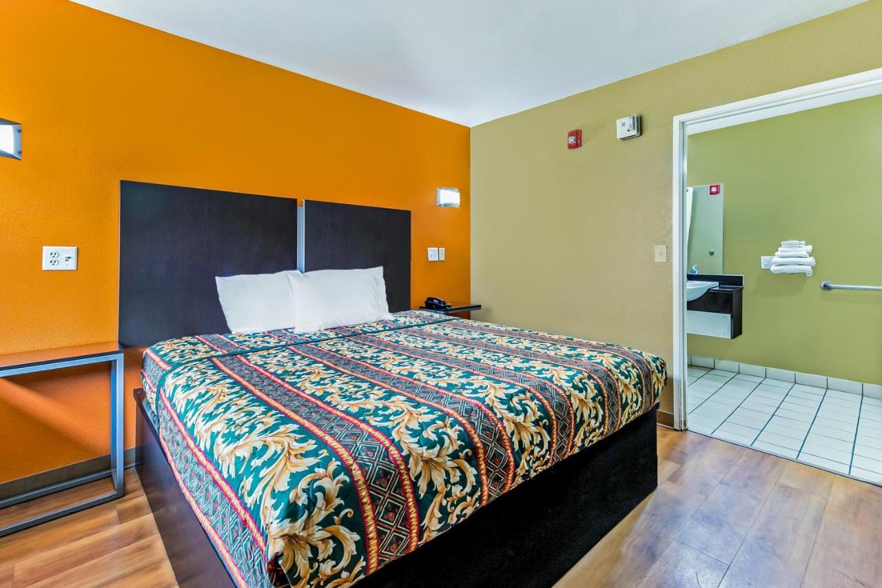 Oyo Hotel Lake Charles Hwy 10 외부 사진