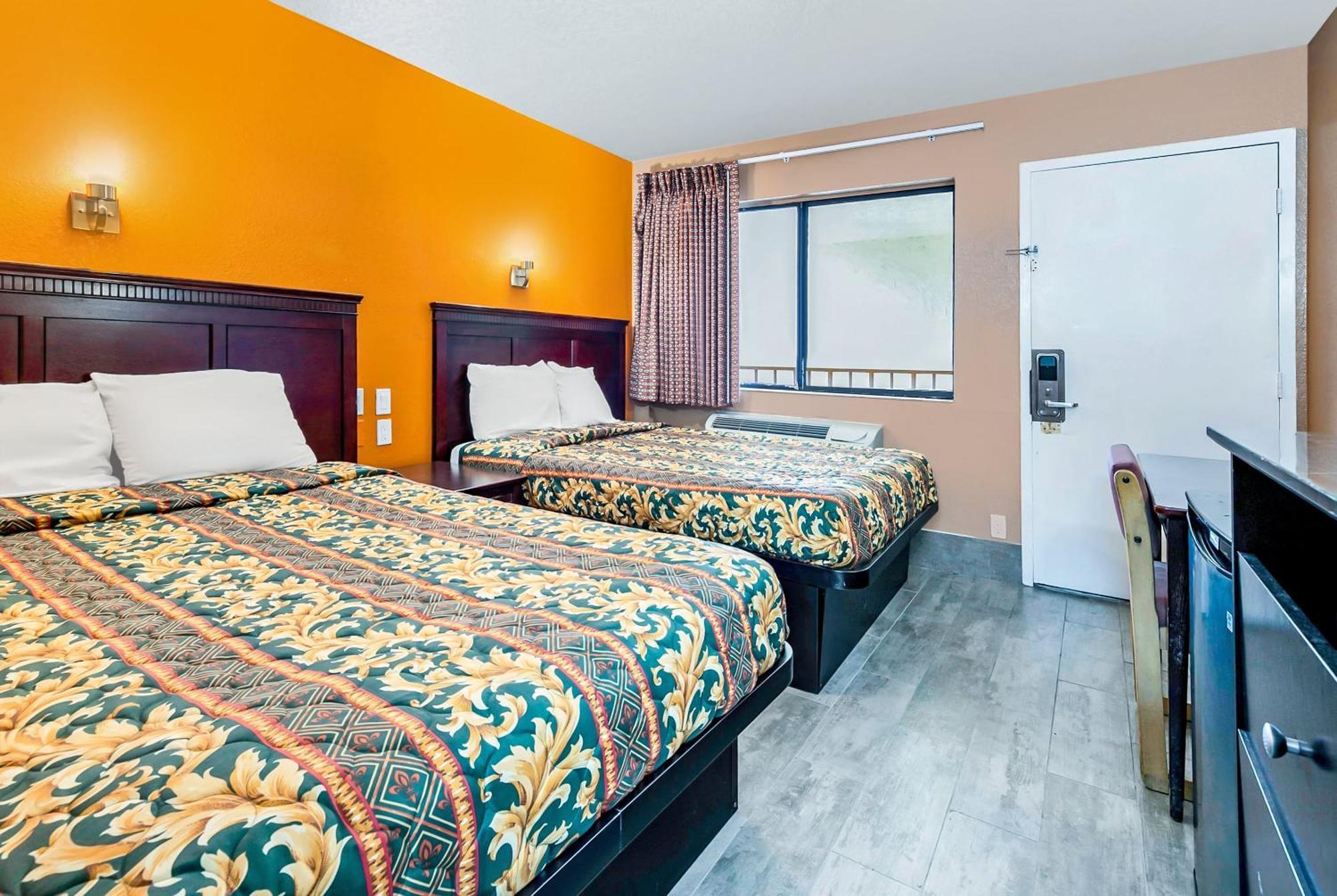 Oyo Hotel Lake Charles Hwy 10 외부 사진